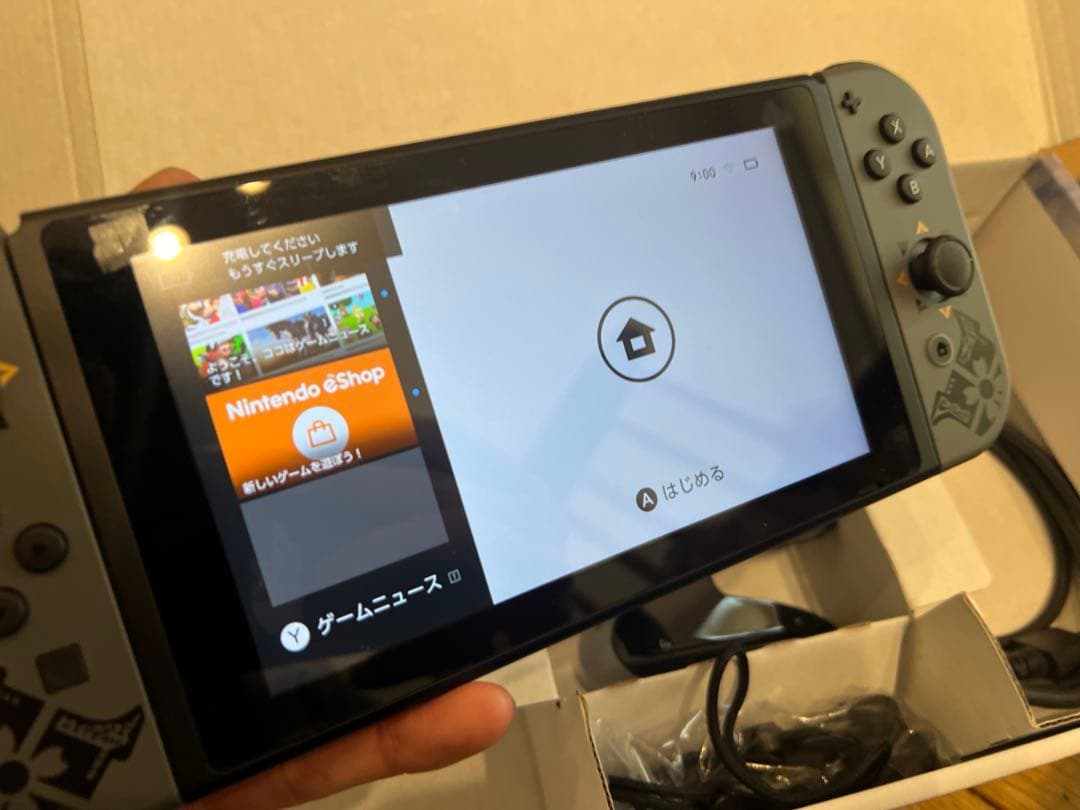 ほぼ未使用Nintendo Switch 本体 モンハンモデルコントローラー付き