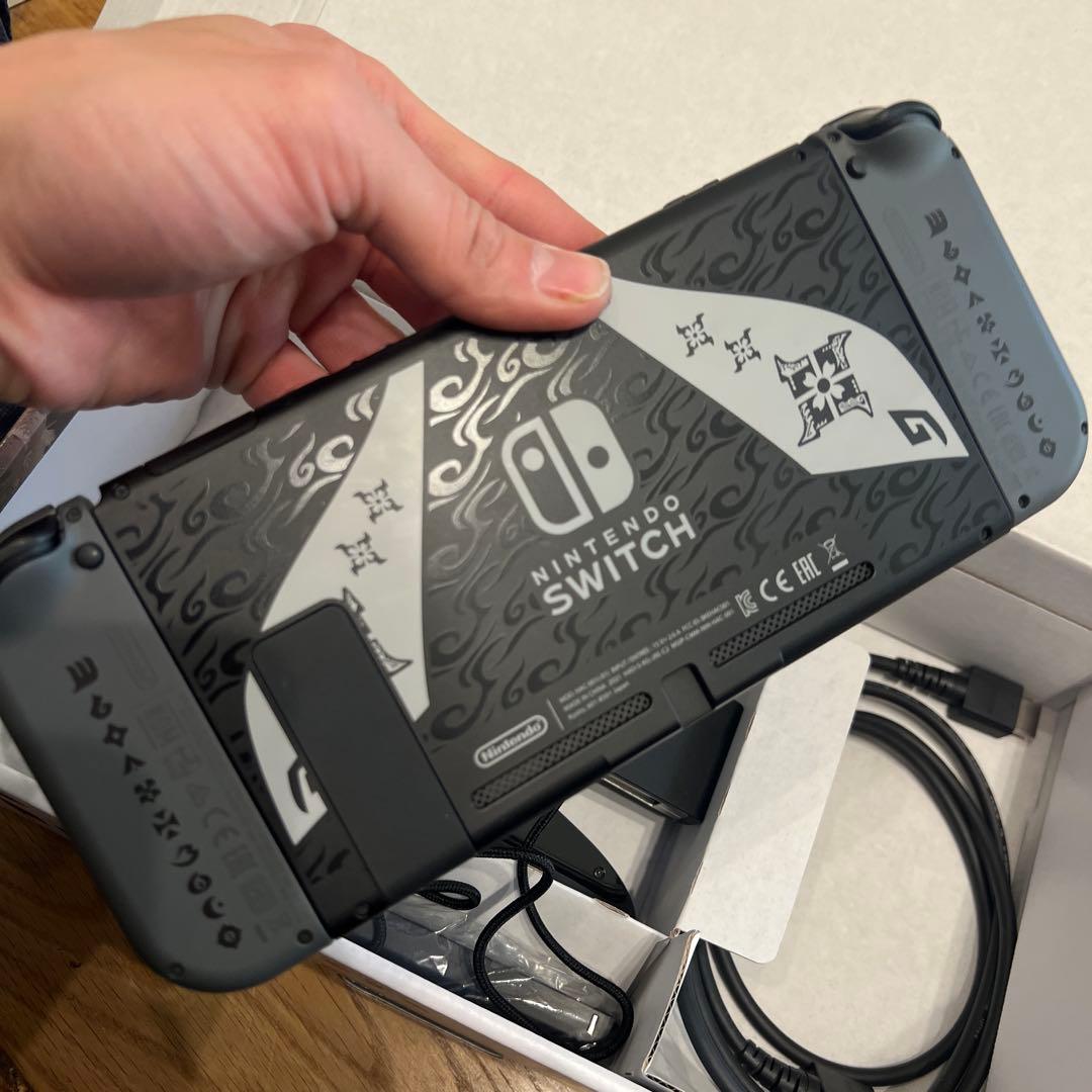 ほぼ未使用Nintendo Switch 本体 モンハンモデルコントローラー付き