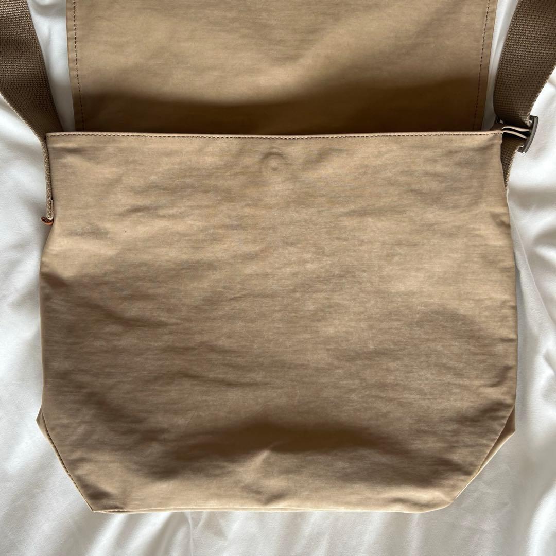 Hender Scheme　flap shoulder small　ベージュ