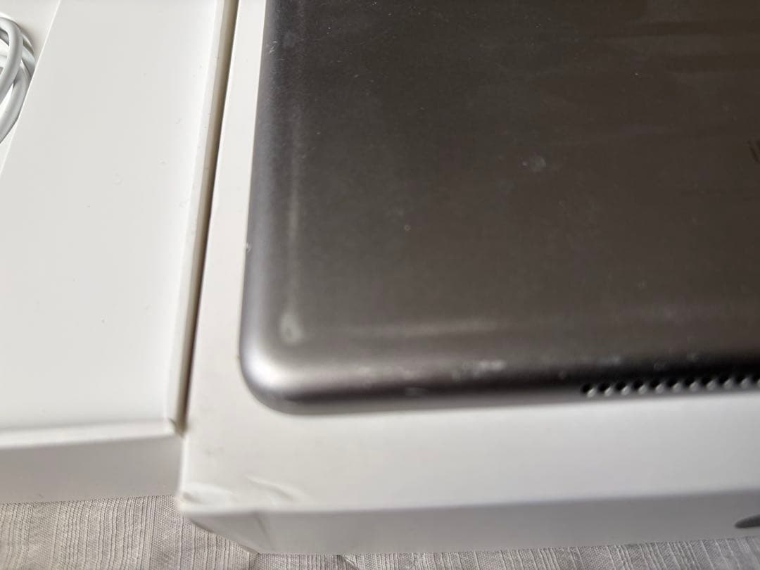 iPad (第5世代) Wi-Fi+Cellular 32GB スペースグレイ