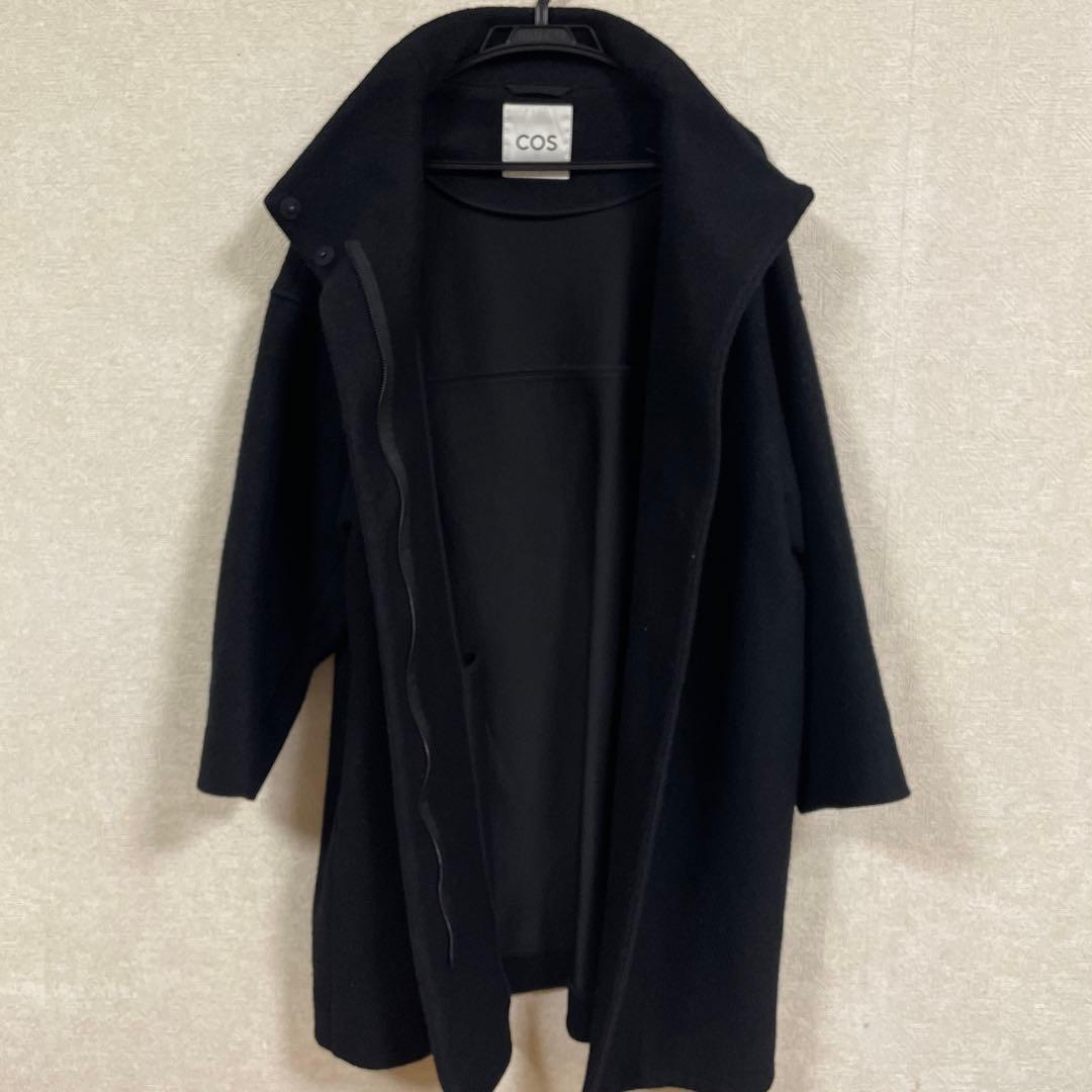 【コスCOS 】ファンネルネックウールコート　スタンドカラー　ブラック