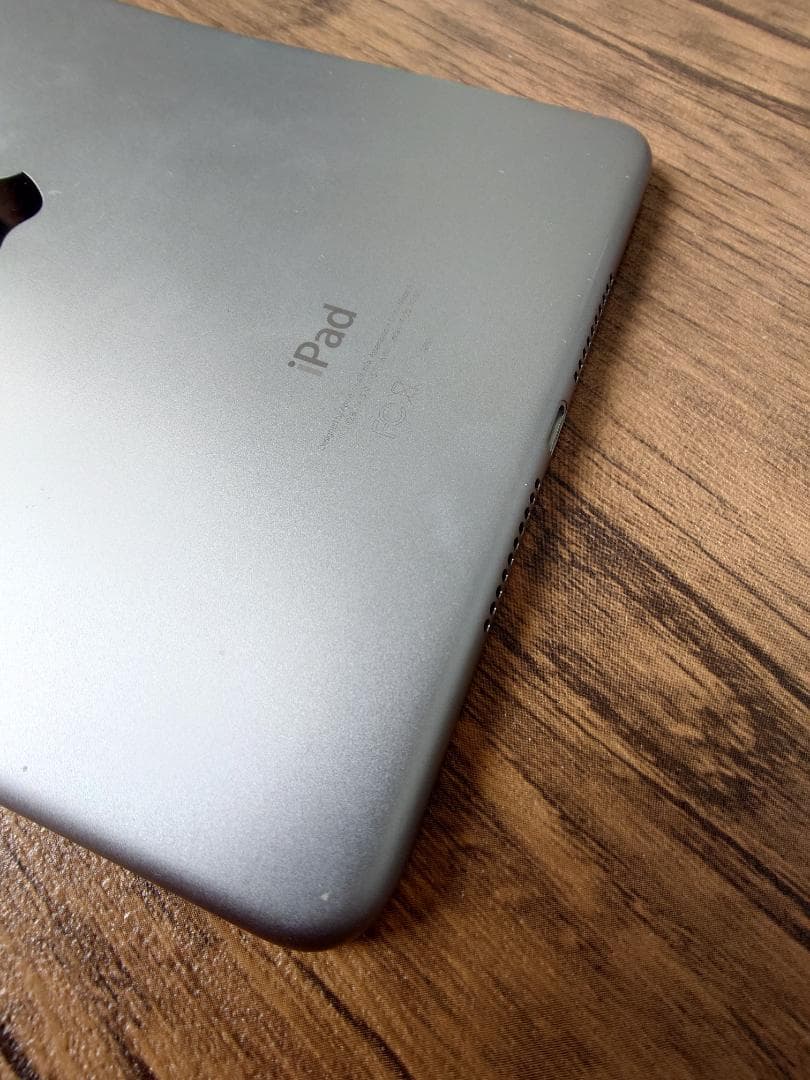 Apple iPad mini (第4世代) 128GB スペースグレー