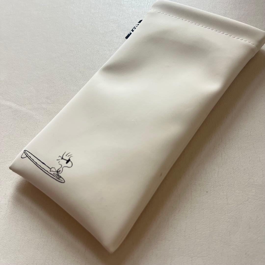 【極美品】Zoff×PEANUTS スヌーピーデザイン　サングラス 度なし 黒