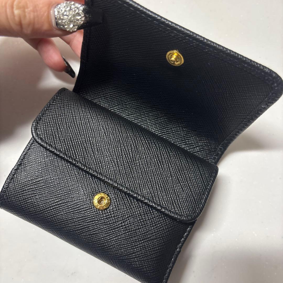 PRADA 三つ折り財布 新品同様に綺麗です✩⡱