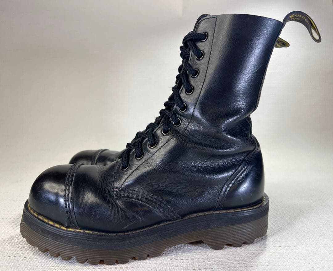 UK3～UK4程度 Dr.Martens STEEL TOE 10ホール 英国製