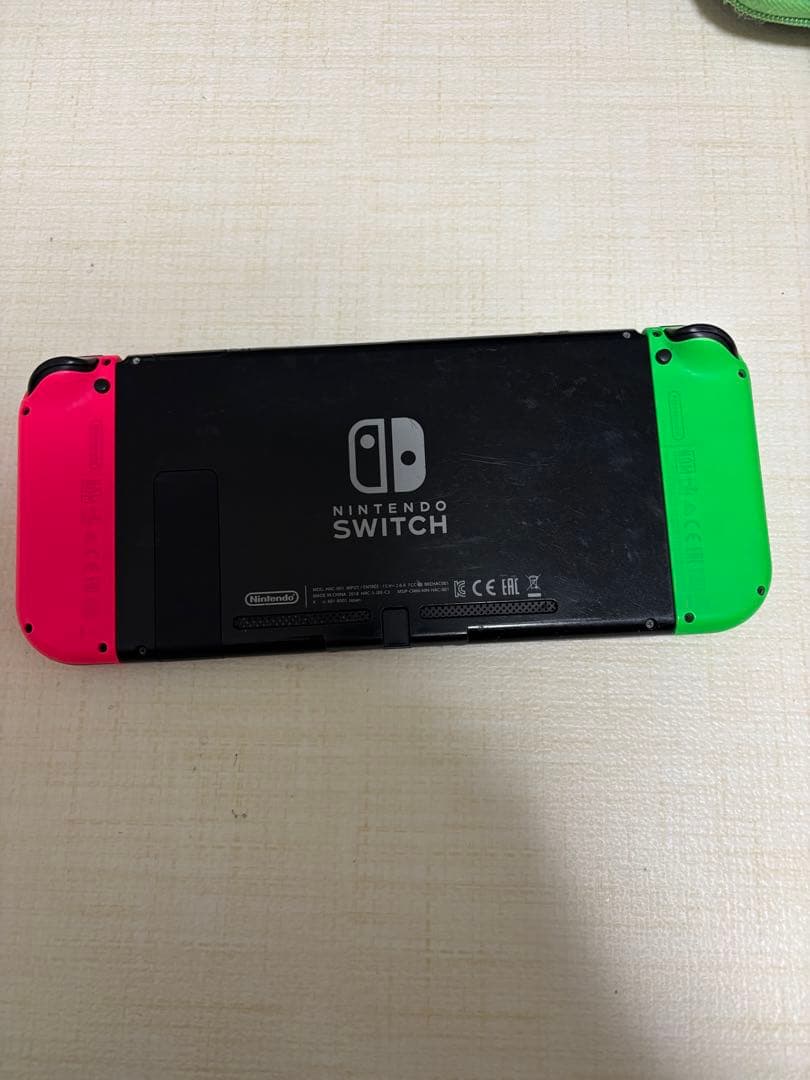 Nintendo Switch 本体（スプラトゥーンモデル） ケース付き