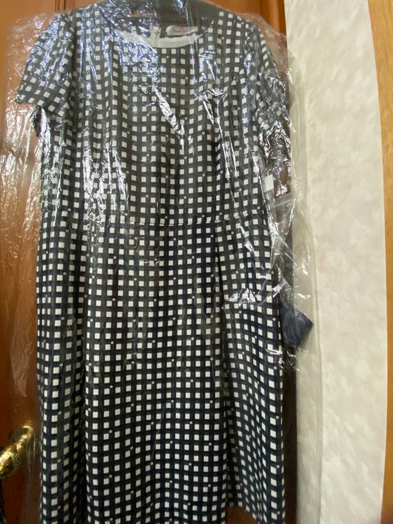 再度1000円大幅お値下げ♥️ギャラリービスコンティ♥️フラワーチェックワンピース