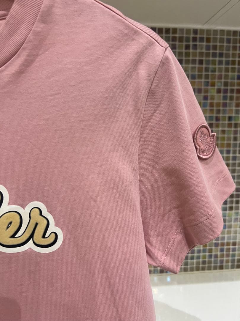 モンクレール　レディース　半袖Tシャツ　　ピンク ロゴ Sサイズ