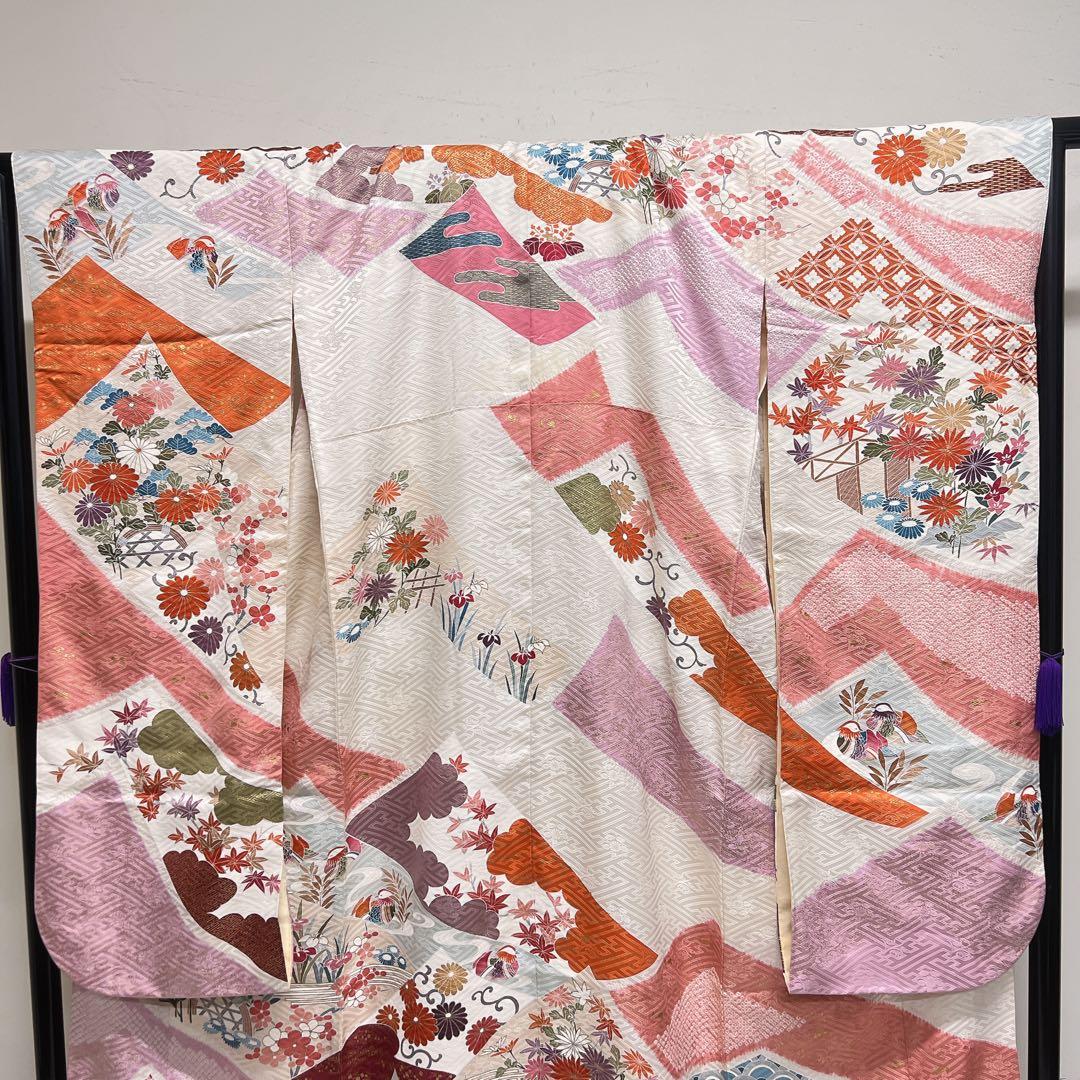 振袖　金彩　金駒刺繍　菊花　鴛鴦　松竹梅　成人式　着物　125tz