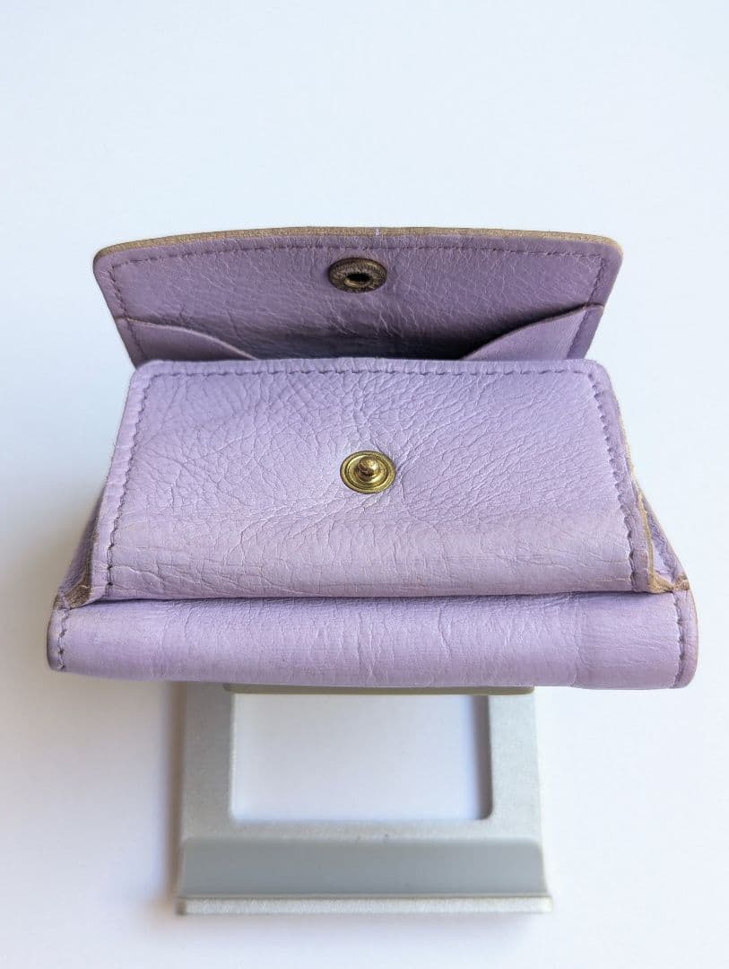 イルビゾンテ【限定色ラベンダー】トリフォルドウォレット 希少 完売品 男女兼用