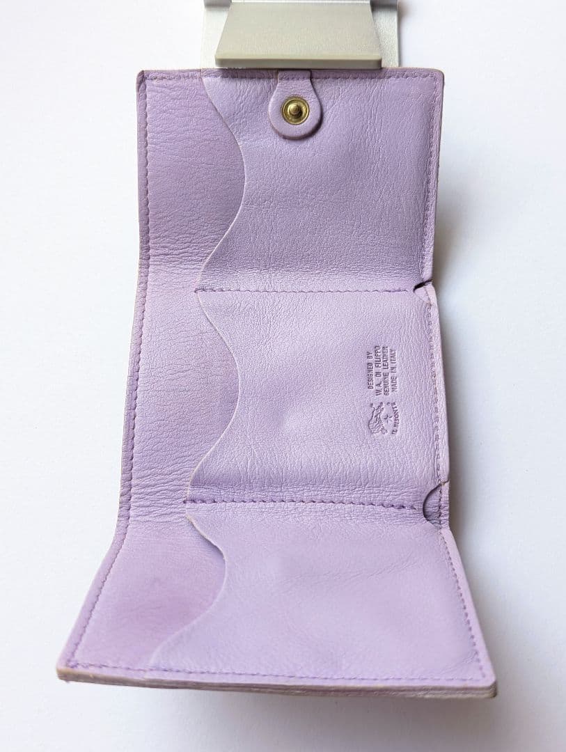 イルビゾンテ【限定色ラベンダー】トリフォルドウォレット 希少 完売品 男女兼用