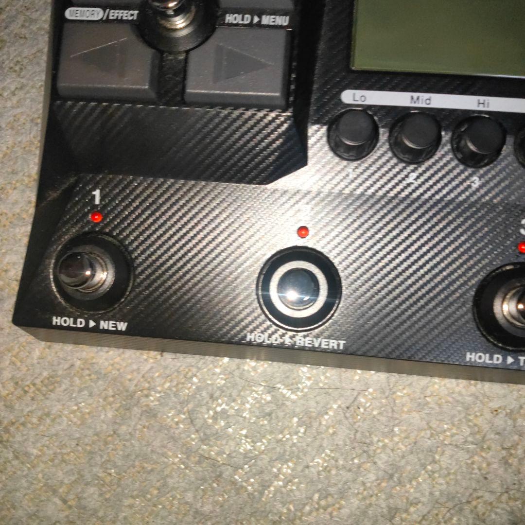 美品ZOOM B2 FOUR ベースマルチエフェクター