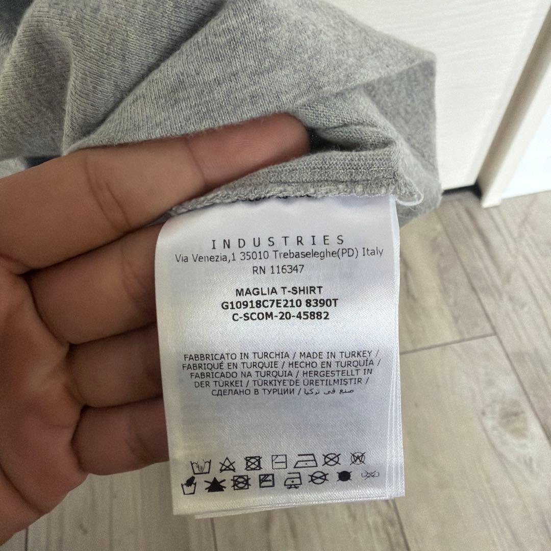 MONCLER グレー Tシャツ 黒ロゴ