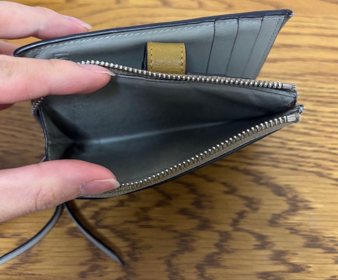 LOEWE 財布　二つ折り