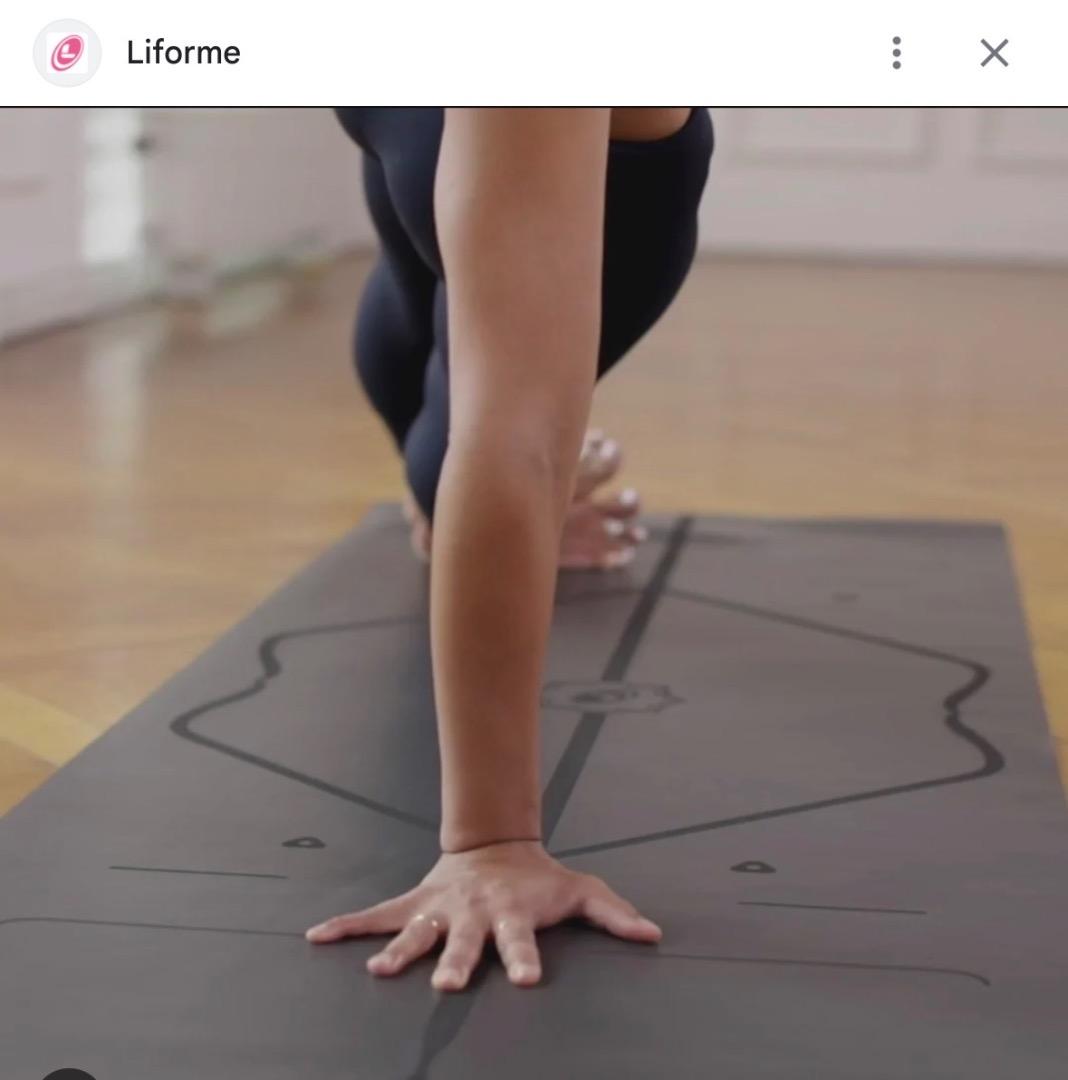 美品 Liforme トラベルヨガマット グレー ケース付
