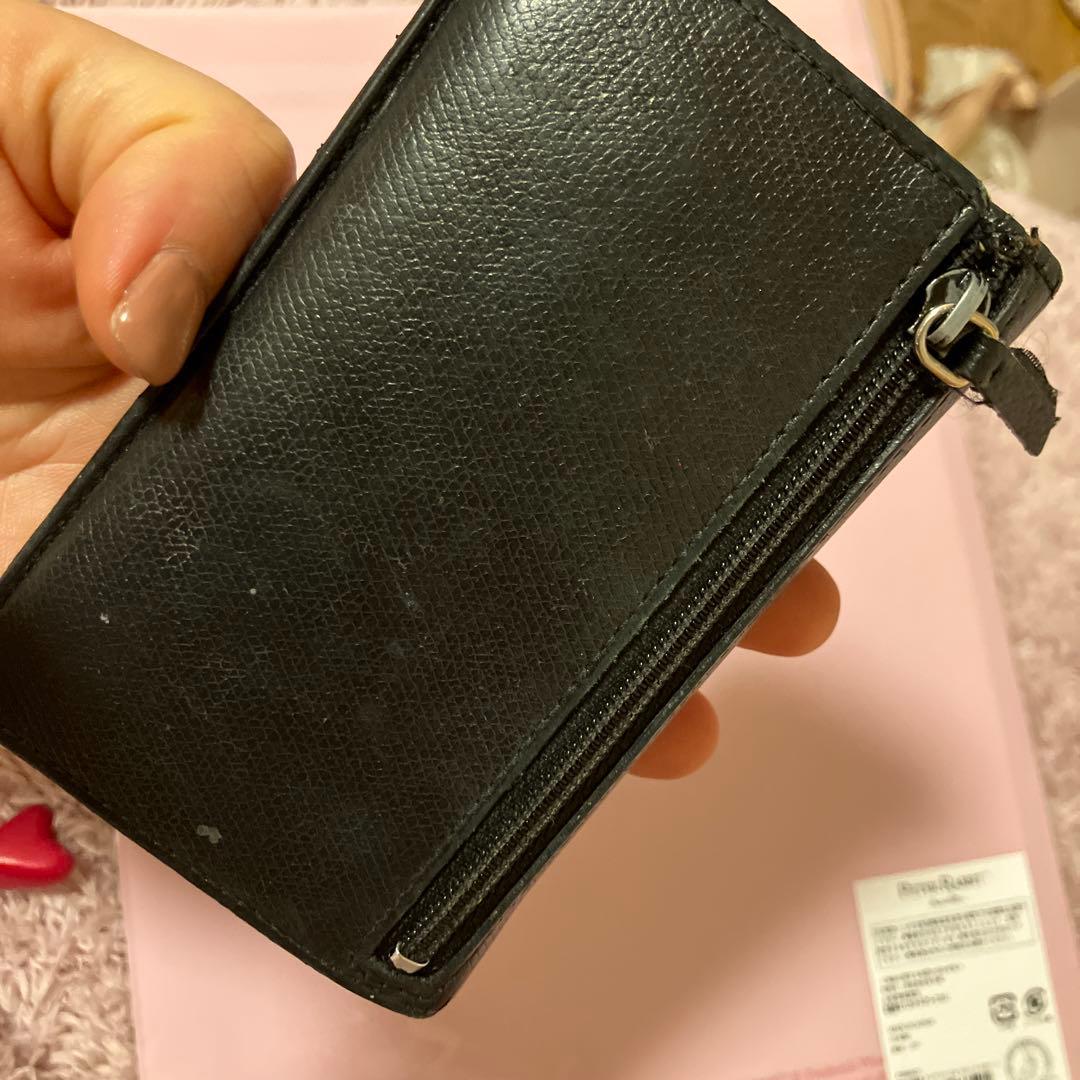 CHANEL黒 レザー 二つ折り財布 金色ロゴ付き