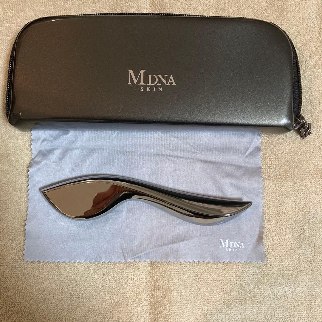 MDNA SKIN 美顔器 専用ケース付き