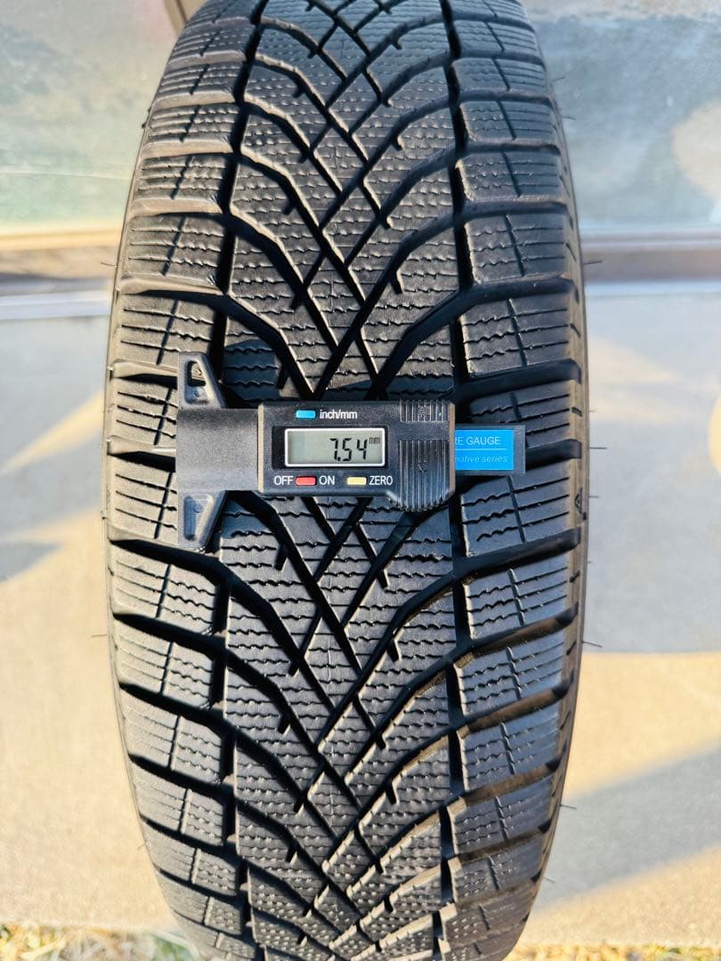 Dunlop SynchroWeather 175/65R15 88H 24年製