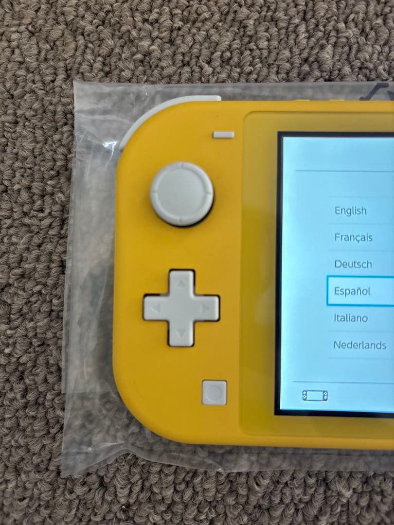 ニンテンドースイッチライト　イエロー　Switch