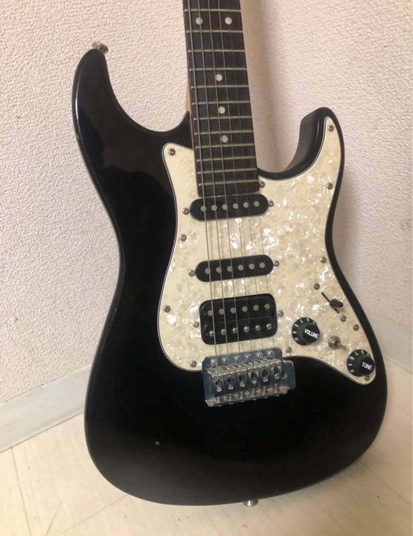 Bacchus 全長87cm小ぶりエレキギター　バッカス