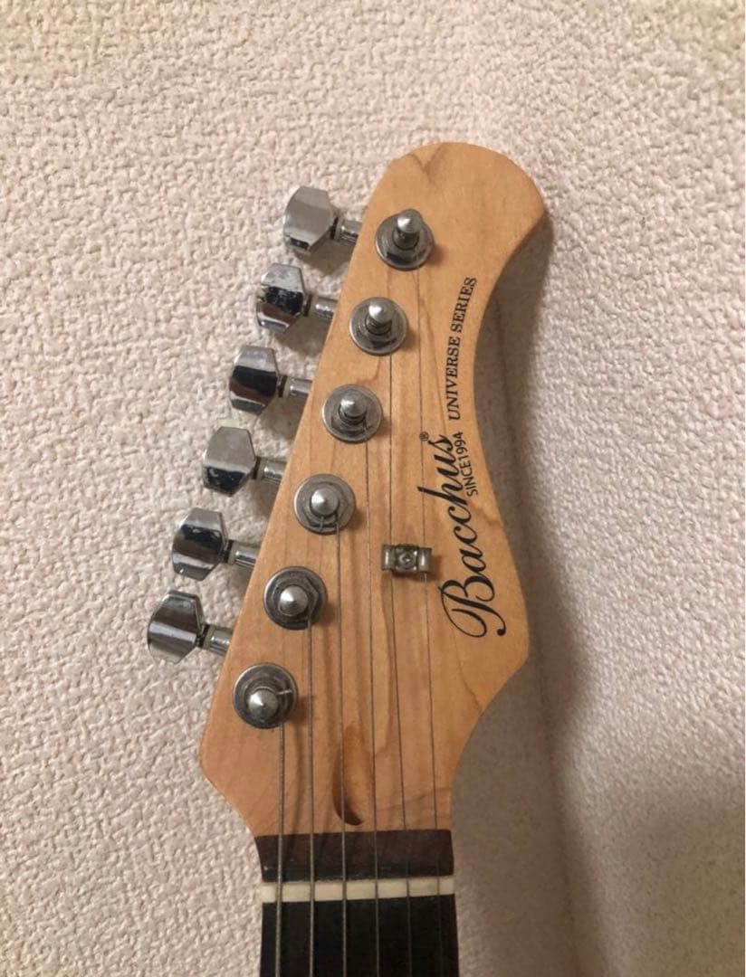 Bacchus 全長87cm小ぶりエレキギター　バッカス