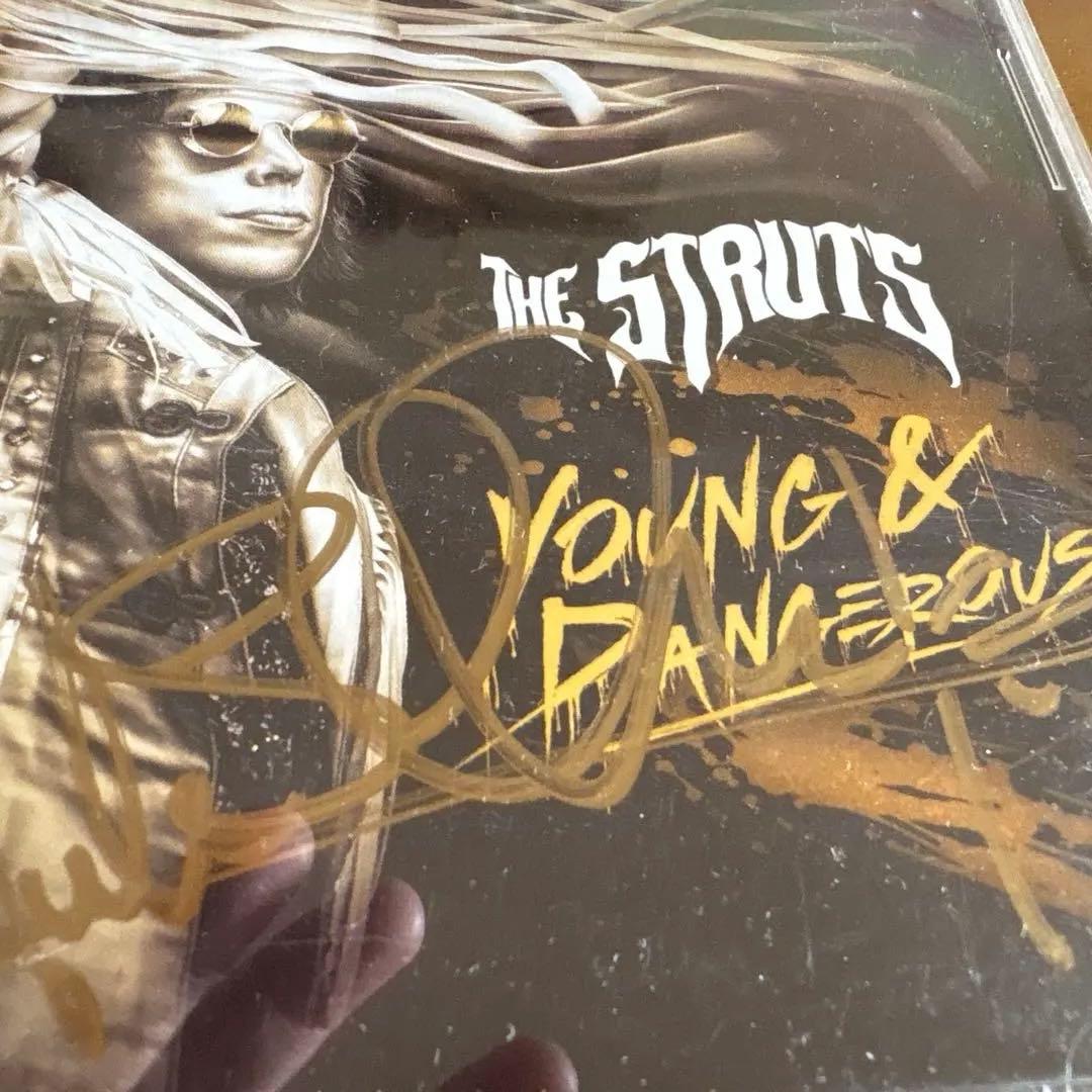 次世代クイーンThe Struts Young & Dangerous直筆サイン