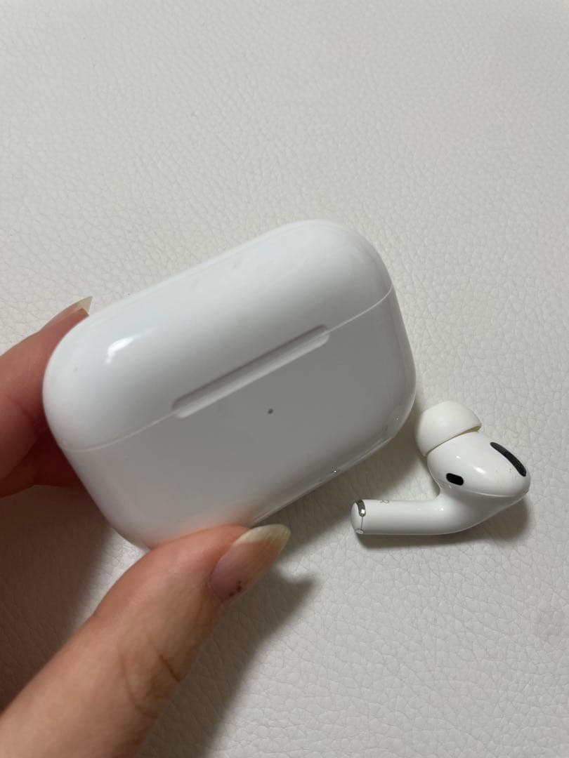 ヘッドホン Apple AirPods