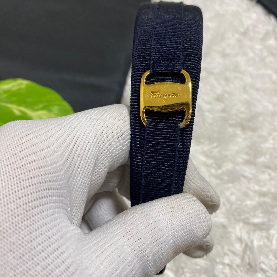 フェラガモ　カチューシャ　美品　salvatore ferragamo