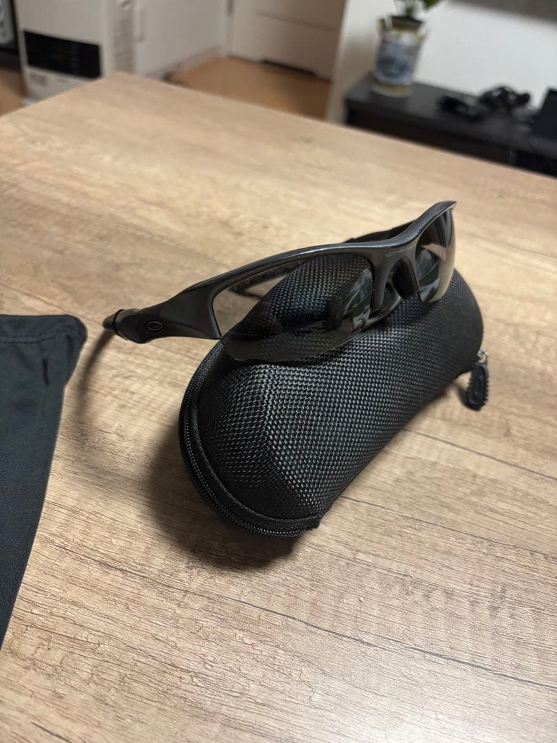 Oakley スポーツサングラス ブラックフレーム