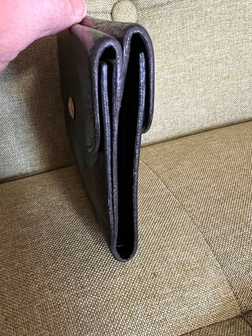 IL BISONTE ブラック二つ折り財布
