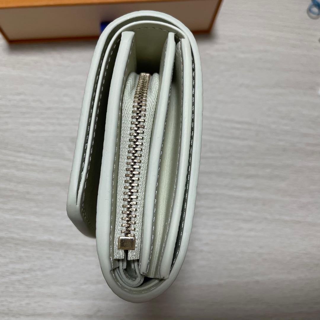LOUIS VUITTON 二つ折り財布 ジェイドグリーン 新品未使用