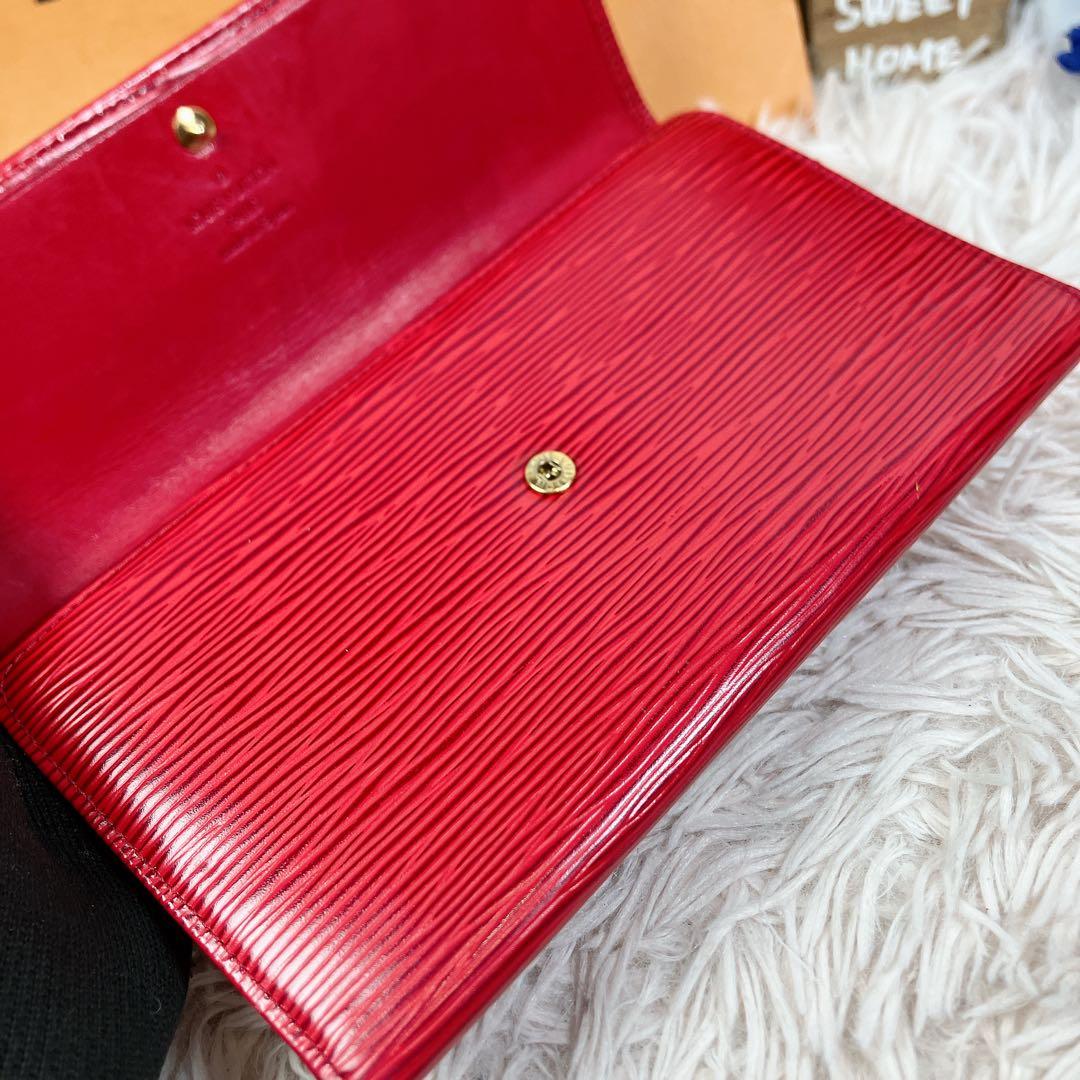 美品 ルイヴィトン 長財布 インターナショナル エピ 三つ折り財布 赤 レッド