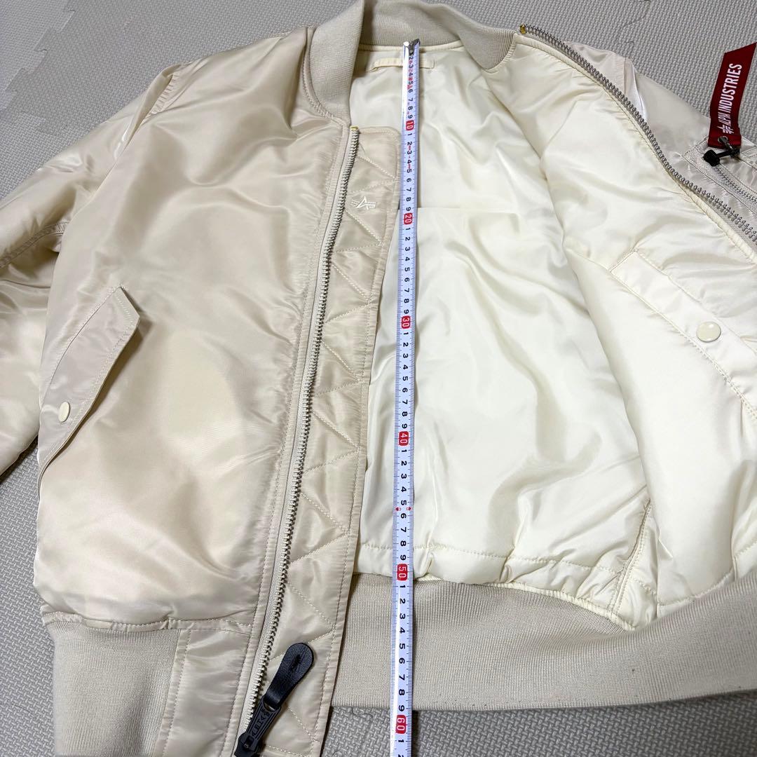 【美品】アルファインダストリーズ MA-1 白