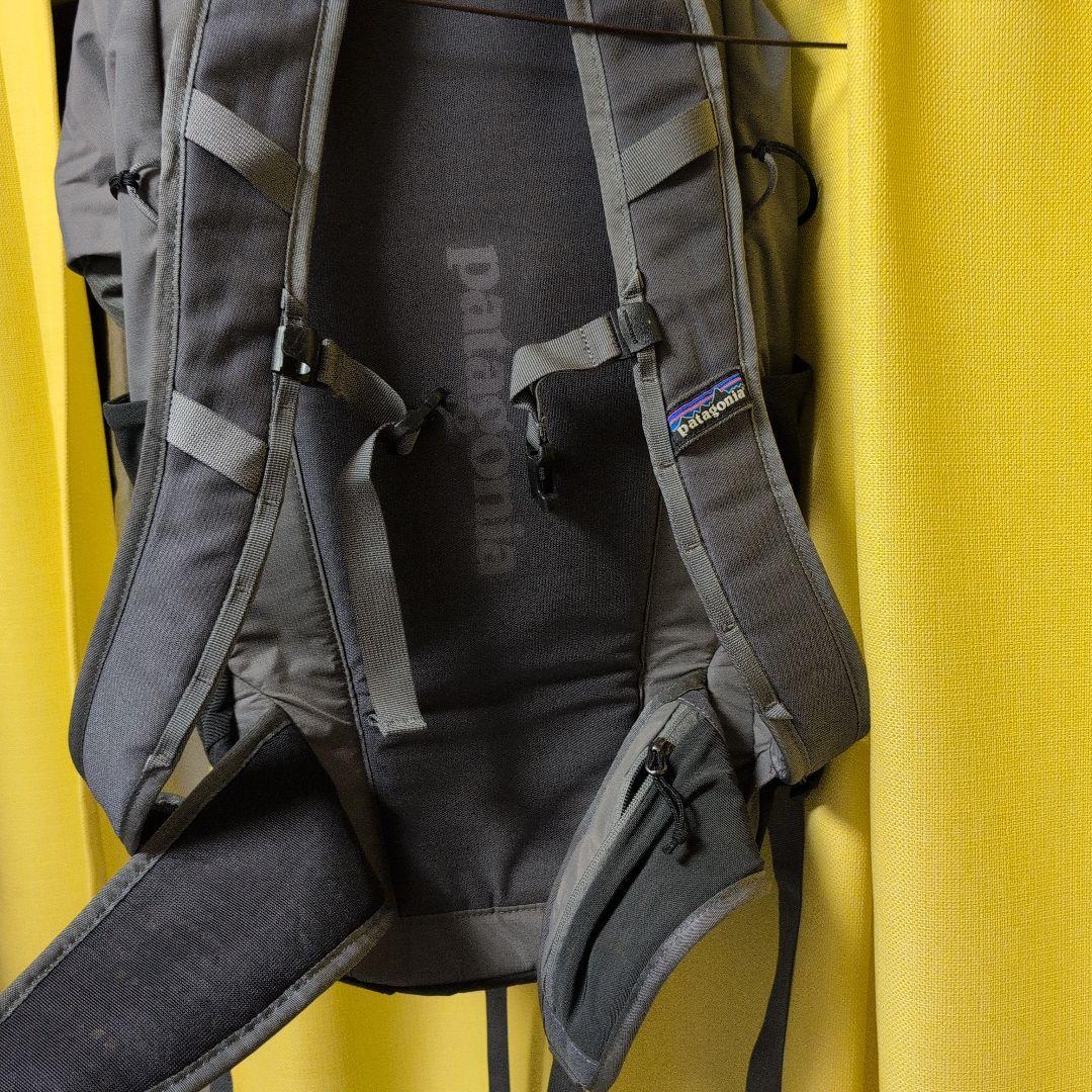 patagonia バックパックグレー
