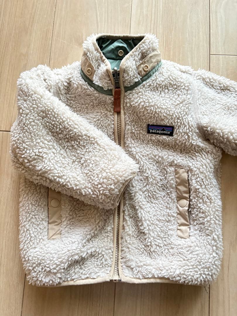 patagonia フード付きダウン　アウター　リバーシブル