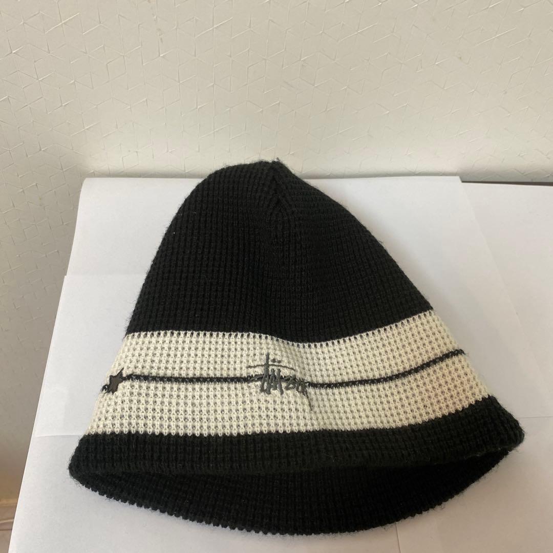 ニット帽 黒と白 ストライプ 星刺繍値段交渉受け付けます