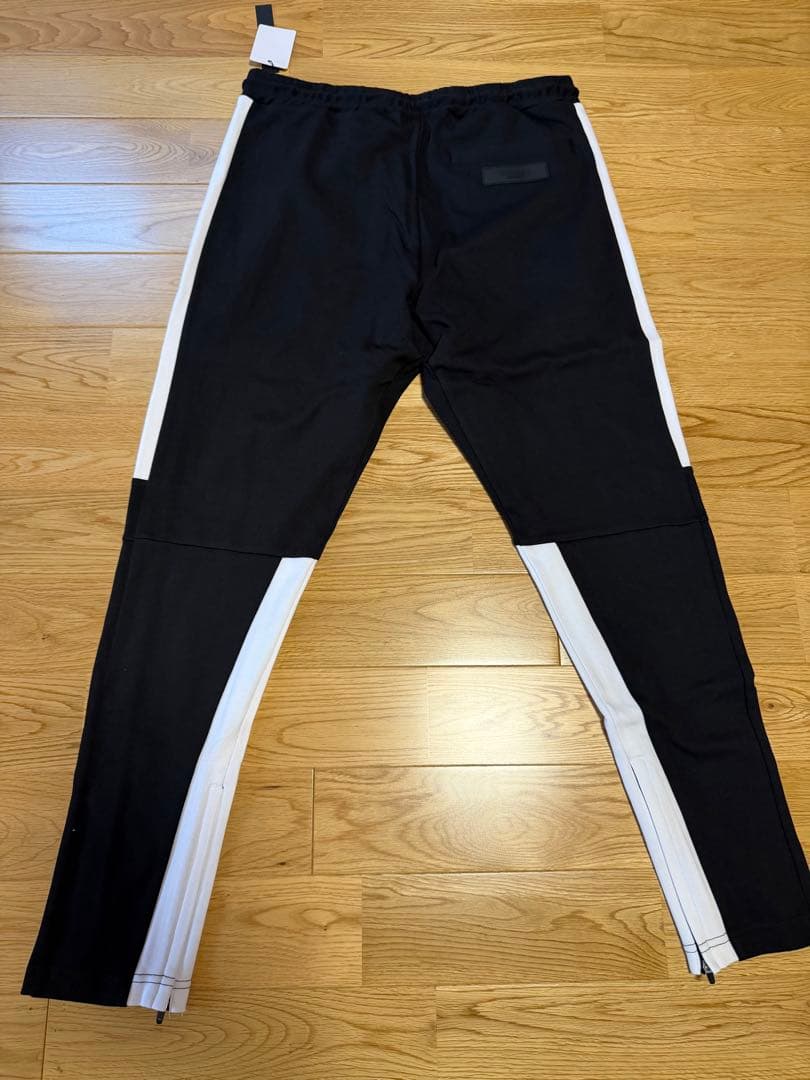 新品！CRONOS ストライプトレーニングパンツ