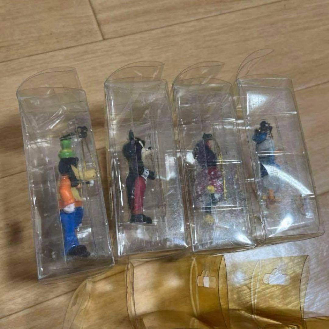 レア！　ディズニーキャラクター　ストラップフィギュア　8体セット