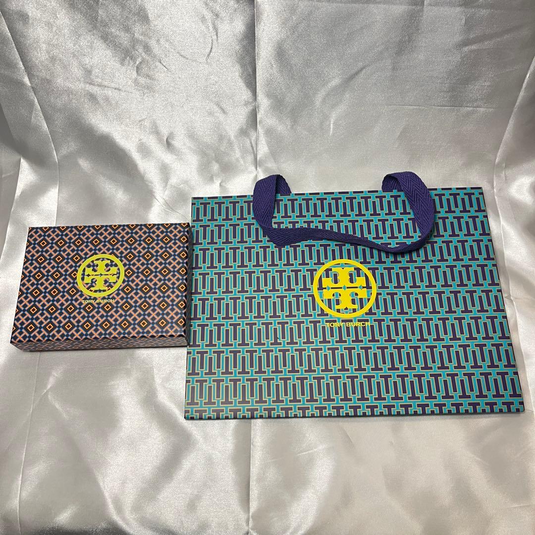新品 TORY BURCH 黒 3つ折り財布 ミディアムフラップウォレット