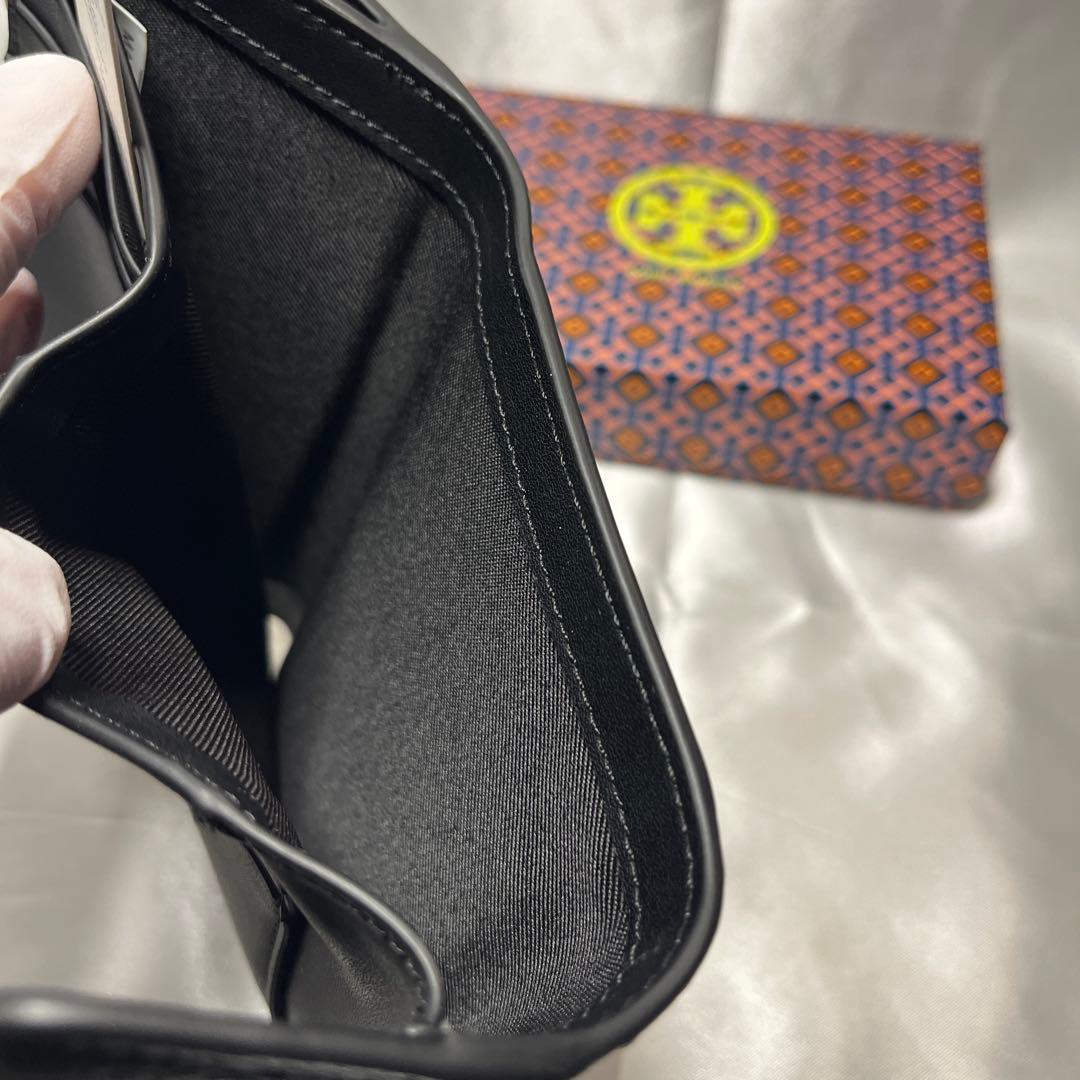 新品 TORY BURCH 黒 3つ折り財布 ミディアムフラップウォレット