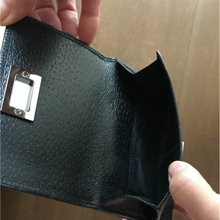 GUCCI 二つ折り財布　気軽にコメントして下さい週末SALE開催
