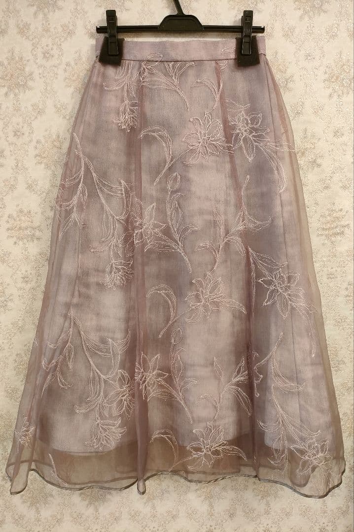 JUSGLITTY ヴェールラメ刺繍スカート　サイズ2