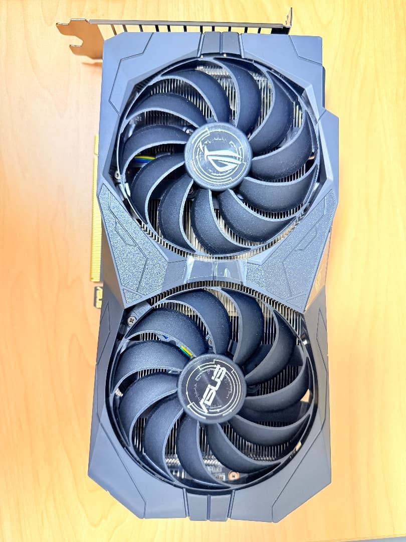 ROG-STRIX-GTX1650-04GD6-GAMING 本体