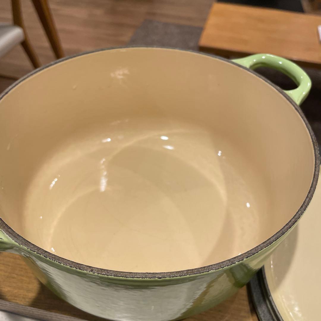 LE CREUSET 緑色 鋳鉄製 両手鍋週末値下げ