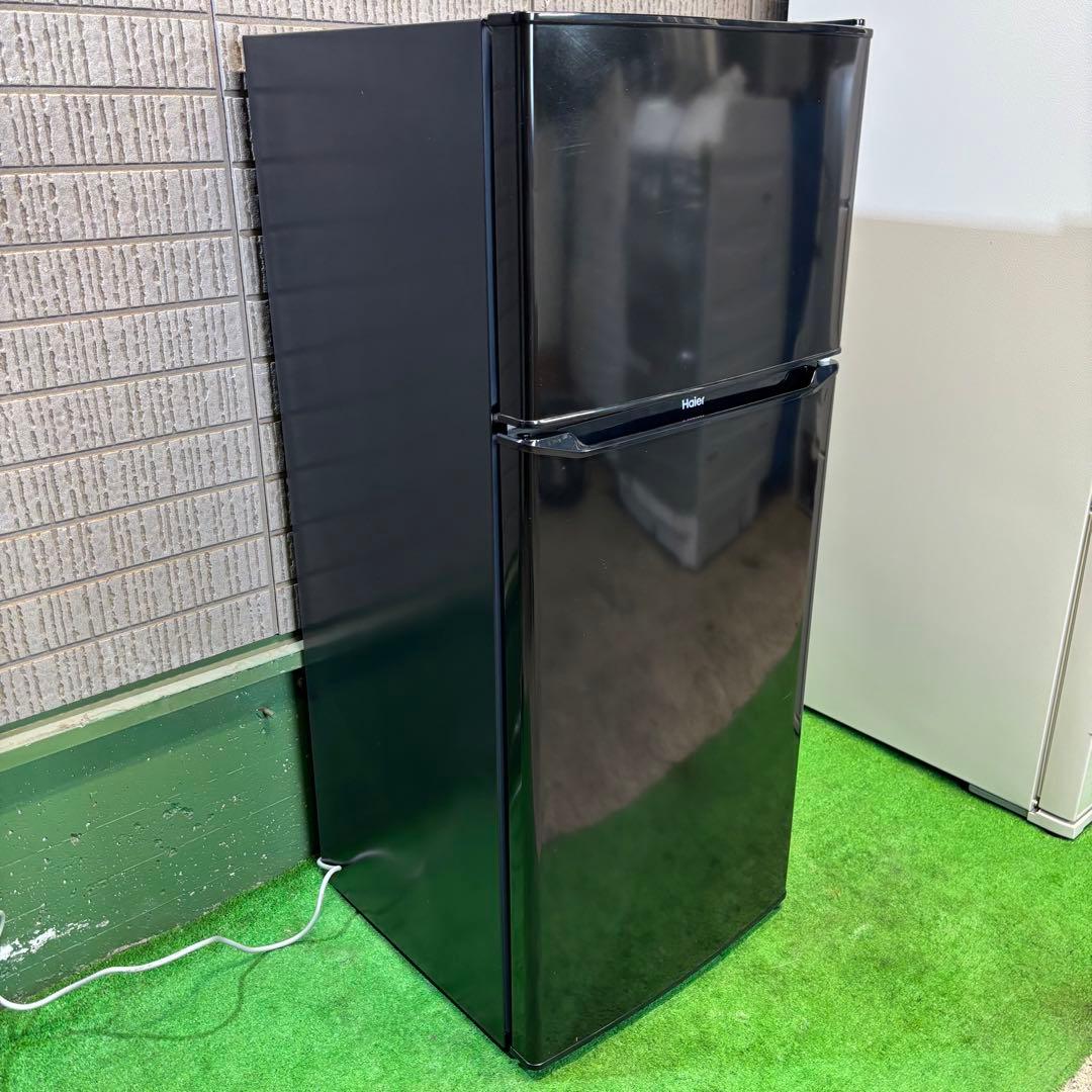 23年製 130L 冷蔵庫 一人暮らし ブラック Haier【地域限定配送無料】
