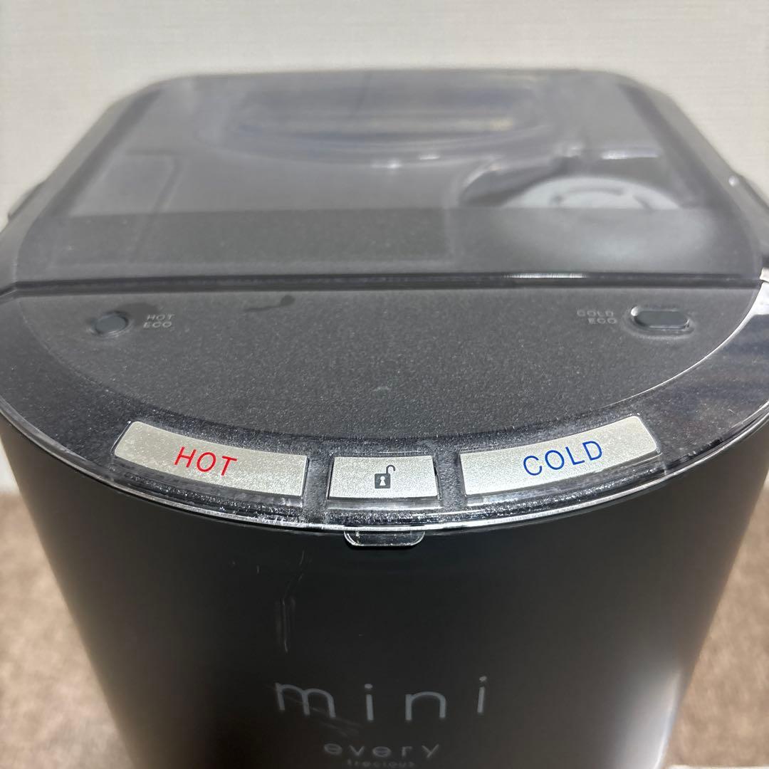 値引き最終価格エブリィフレシャスミニ浄水器 ブラックカートリッジ新品１つ付き