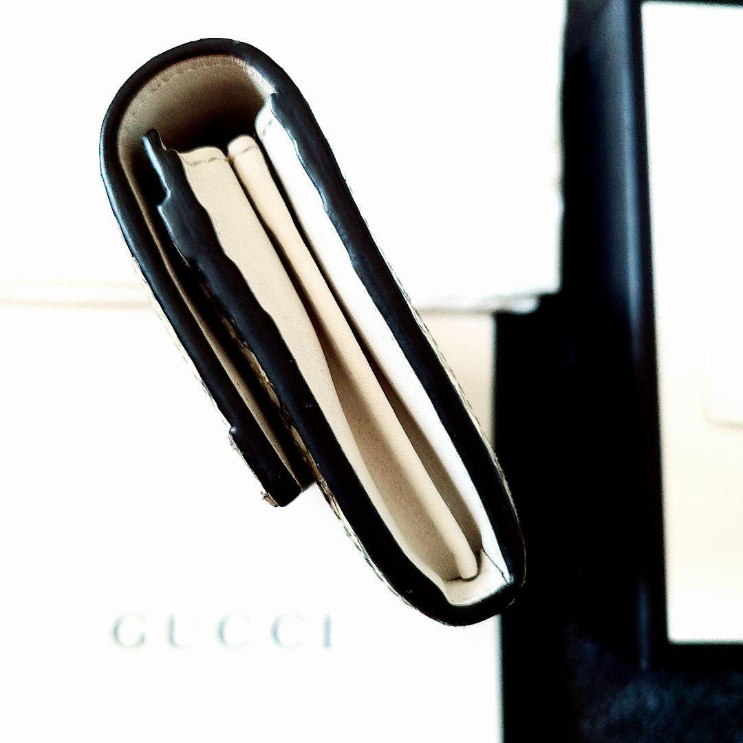 世*菓様 美品 GUCCI ヘビ柄 二つ折り財布　パイソン GUCCIパイソン長