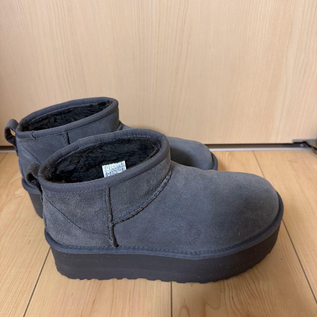 UGG ムートンブーツ、Classic Ultra Mini Platform