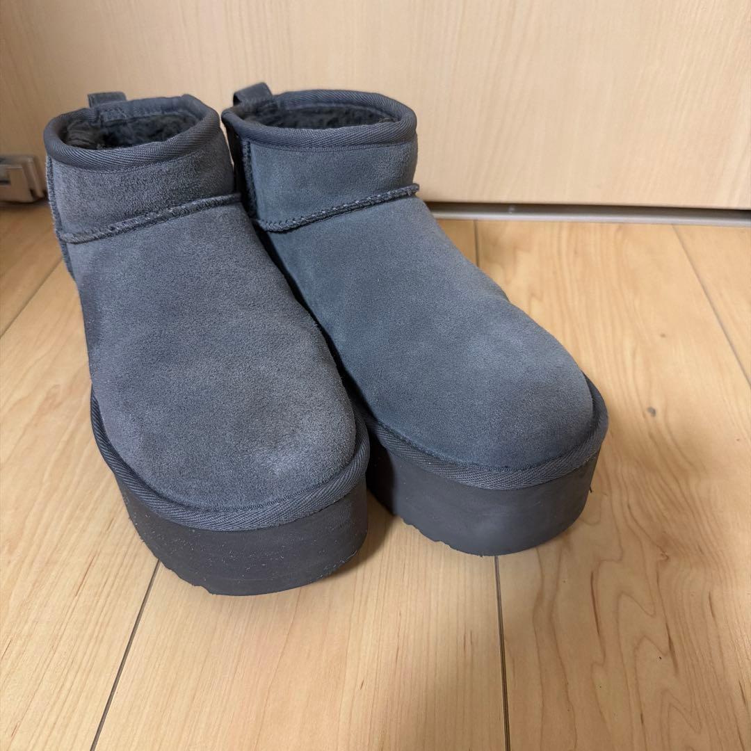 UGG ムートンブーツ、Classic Ultra Mini Platform