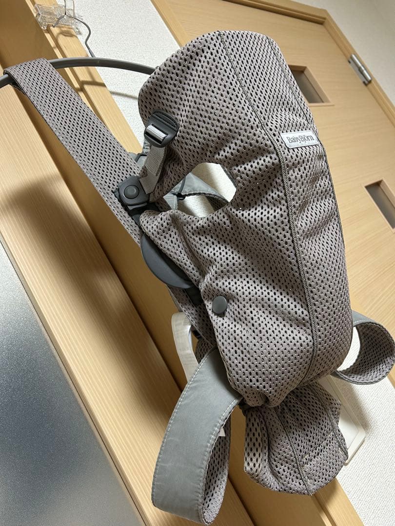 ベビービョルン　ベビーキャリアミニ　抱っこ紐　新生児